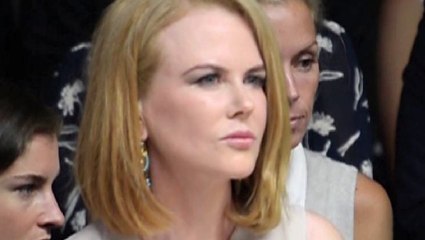 Nicole Kidman Hit By Paparazzo In Bicycle - Nicole Kidman Knocked Down By Photographer