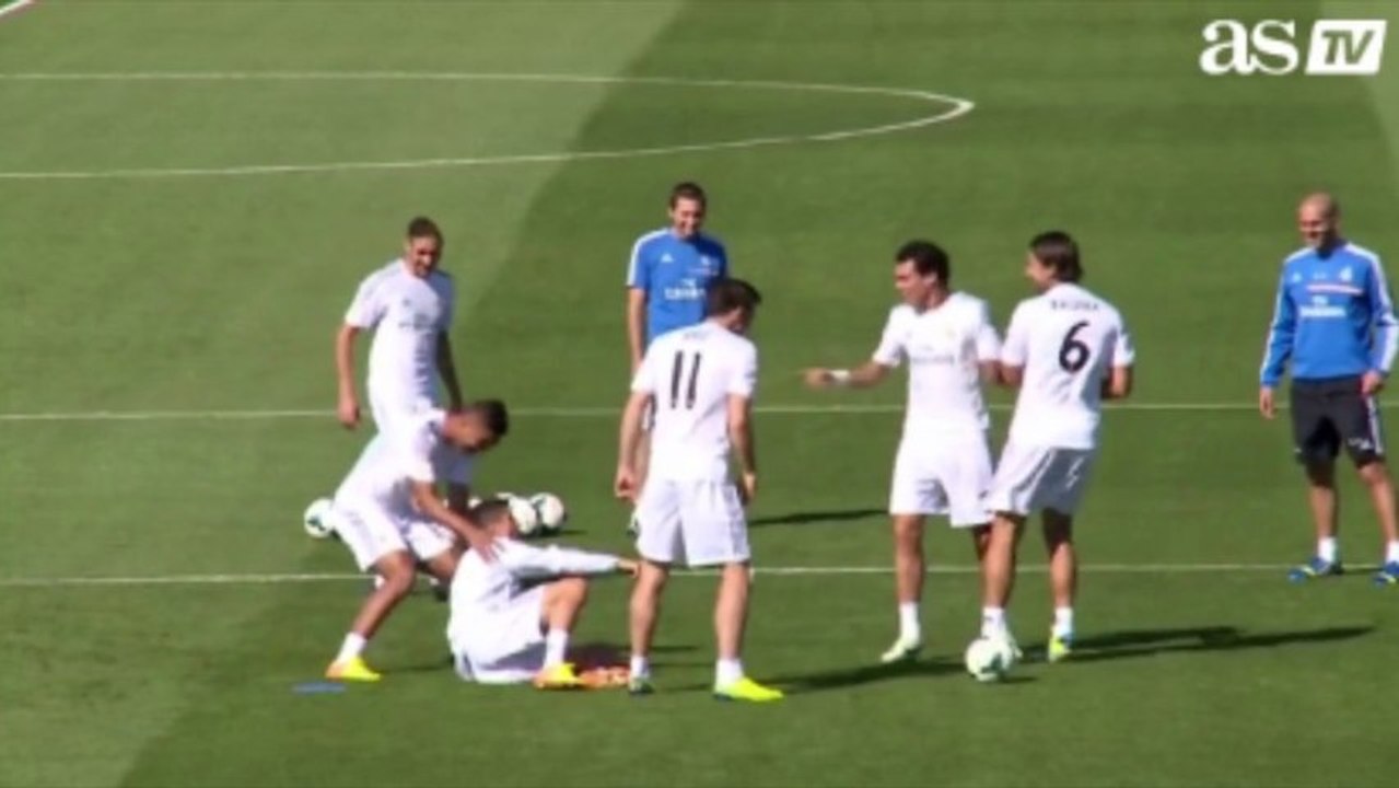 CR7 offre un accueil musclé à Gareth Bale !