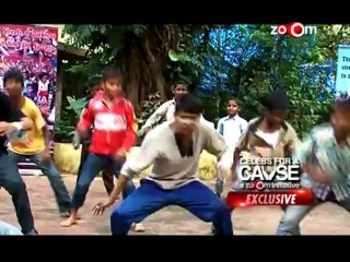 Shahid Kapoor's fun moment with children - Phata Poster Nikhla Hero