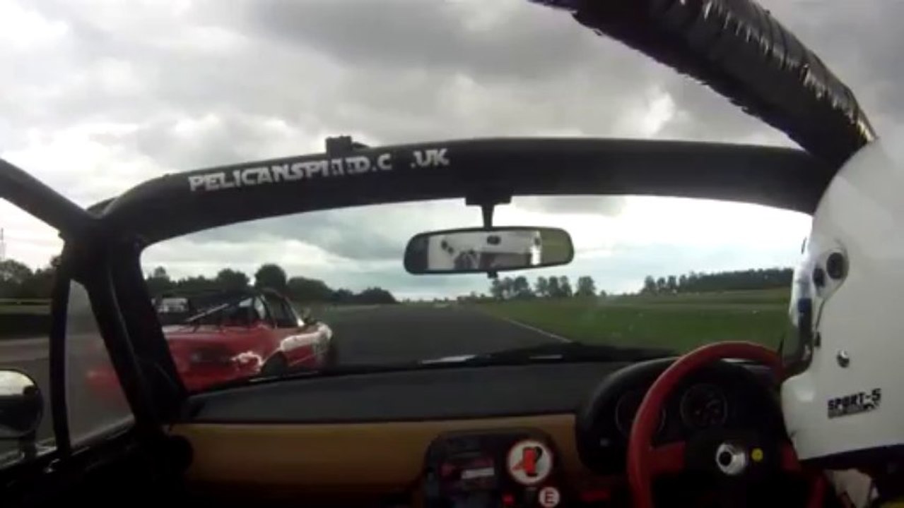 Mazda mx5 Enduro Crash - The car finishes on the Wall! Violent.