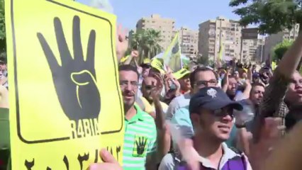 Muçulmanos protestam no Egito