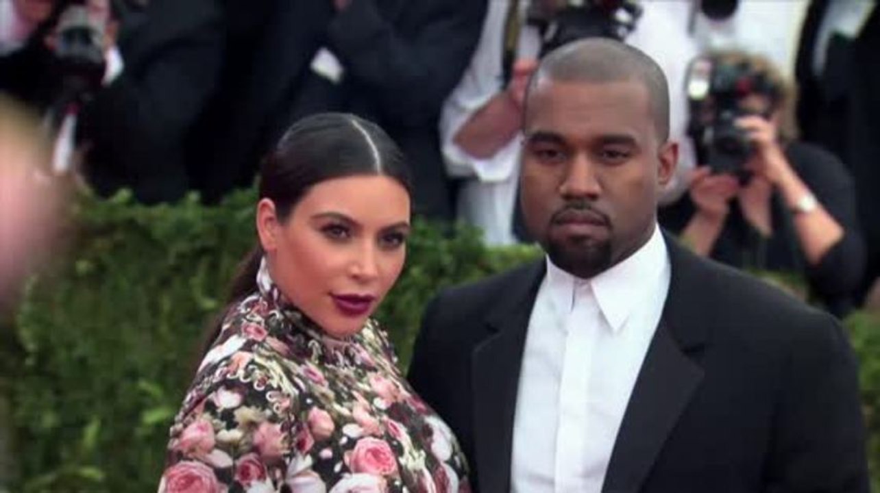 Kim Kardashian besucht neues Heim