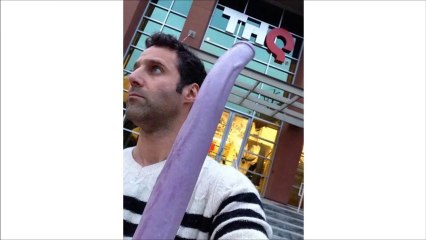 THQ y su dildo purpura gigante