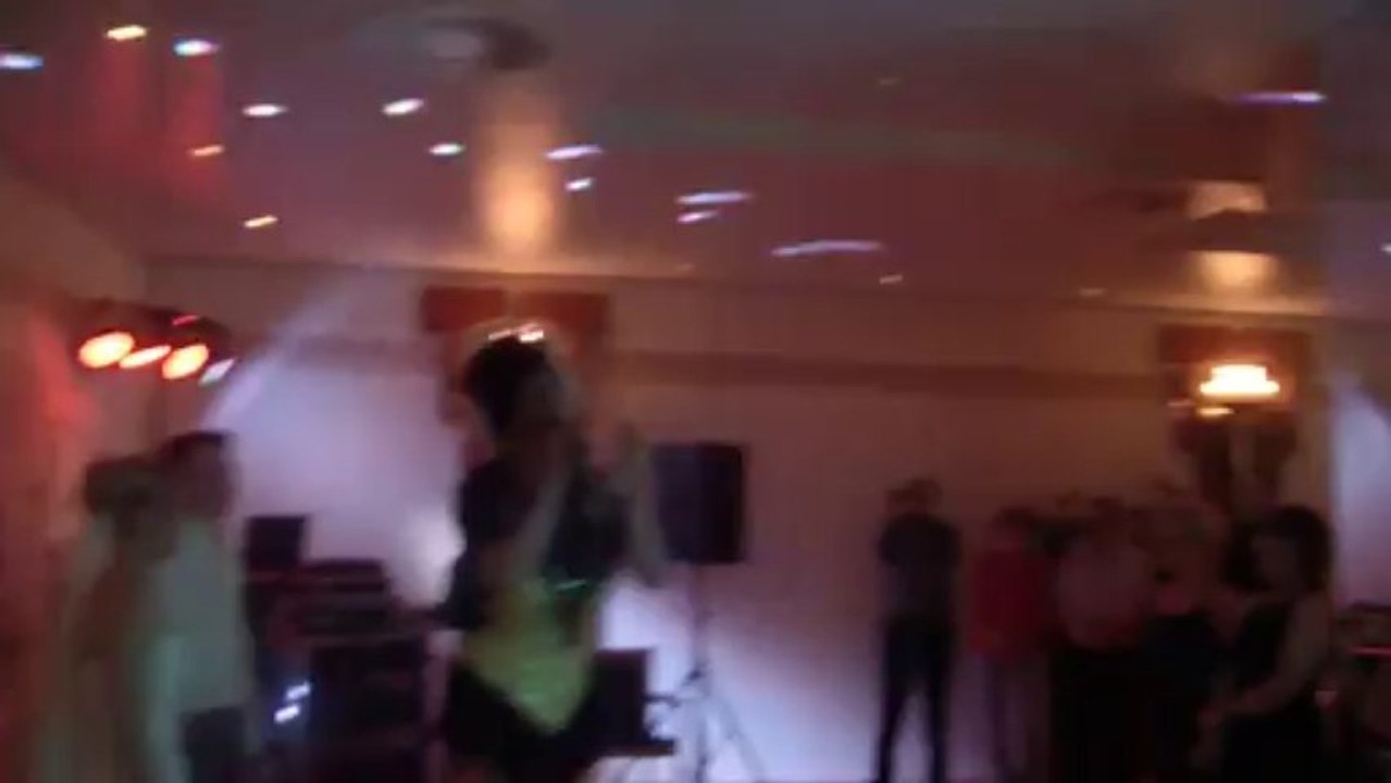 BVB Wunsch Lied von Brautpaar Travestiekunst Miss-Lili Die Party Queen www.Travestie-Kuenstler.de