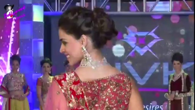 Genelia D’souza and Zayed Khan walk the ramp for ‘Sparkling Desires Forever’ for HV Jewels