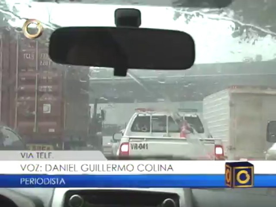 Desbordadas quebradas y río Guaire por lluvias en Caracas