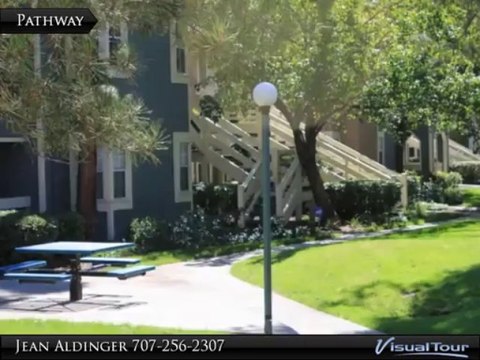 Inviting, Open Floor Plan Condo - 2915 N Texas St