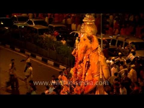 Idol after idol in procession for immersion: Mumbai Ganesh Chaturthi