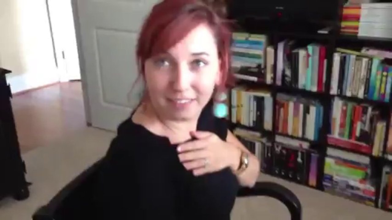 Woman Freaking Out While Riding The Oculus Rift Coaster! Awesome