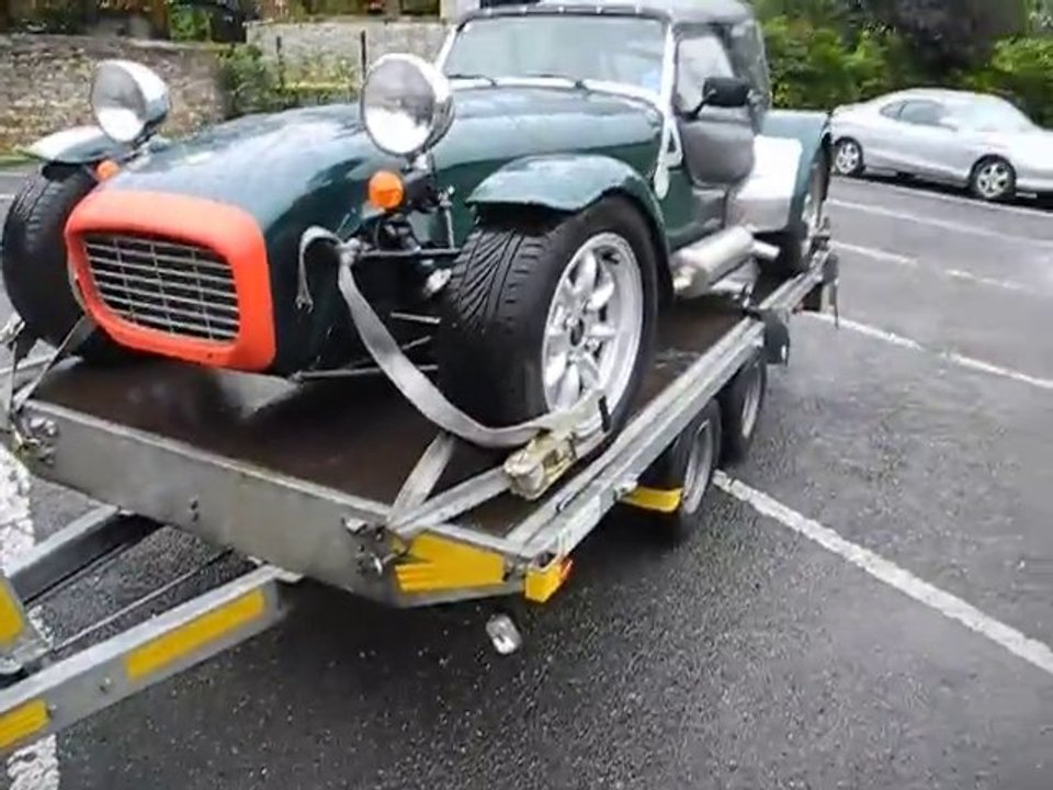 Arrimage d'une Caterham Seven sur une charrette 1