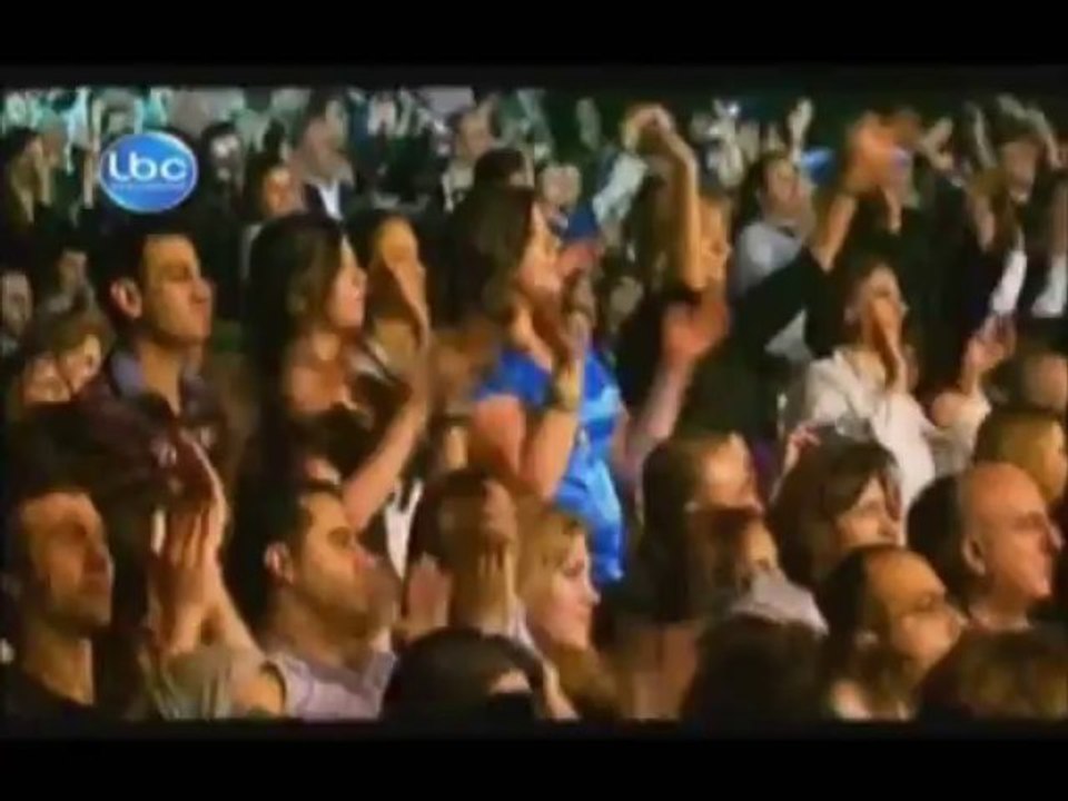 Vibrant hommage d'une chanteuse chrétienne au Hezbollah musulman...