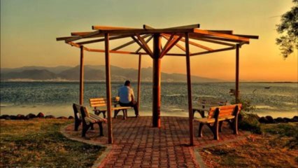 beklerim hergün bu sahillerde....................1