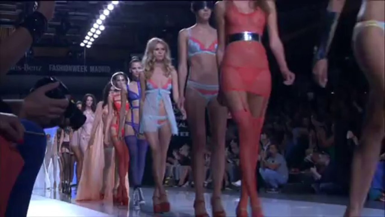 Andrés Sadrá sueña con Barbarella y la estética futurista