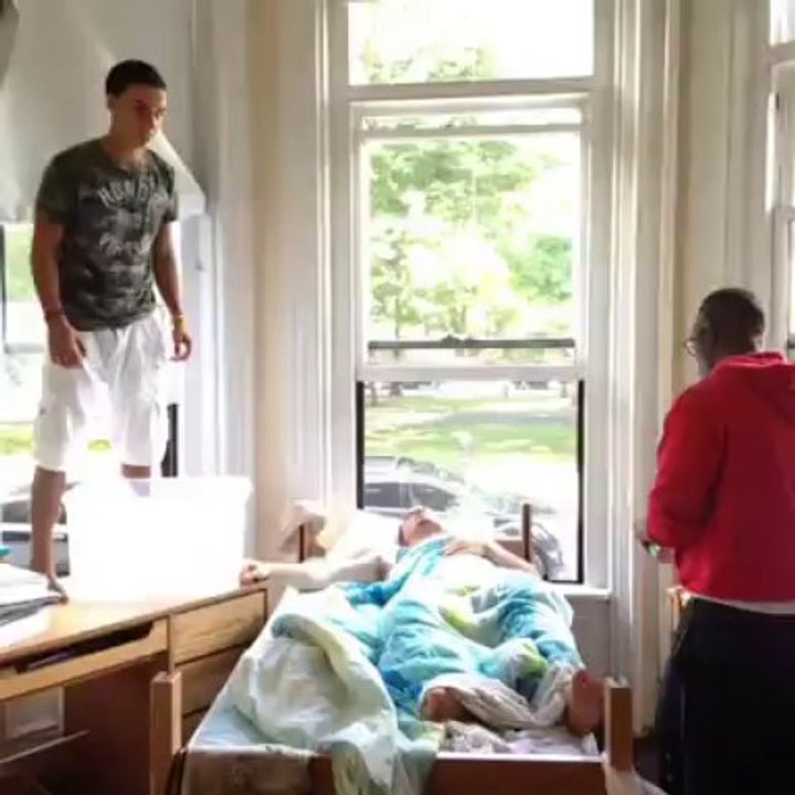 Smack cam: water & shavin cream!! So Funny!!