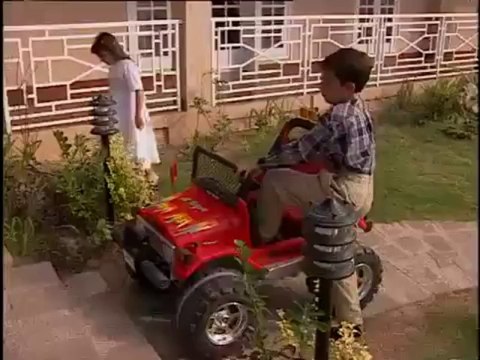 bilawal,bakhtawar aseefa bhutto zardari in islamabad 1997