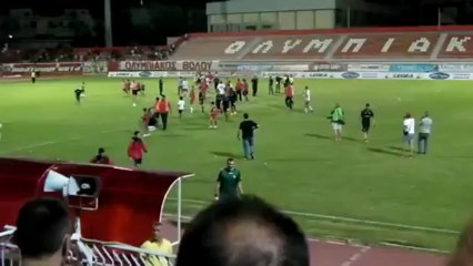 Χειρονομίες Λαζαρίδη στο Ολυμπιακός Βόλου - Παναχαϊκή