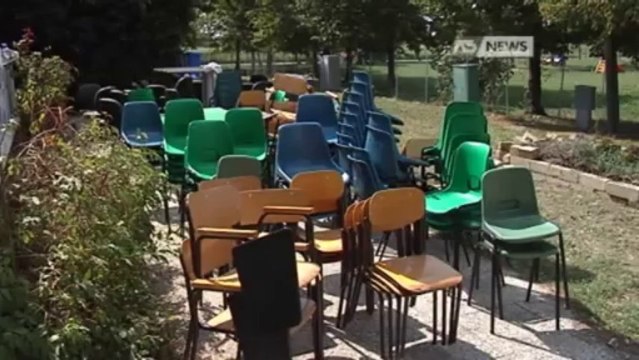 VANDALI IN AZIONE, SCUOLA INAGIBILE