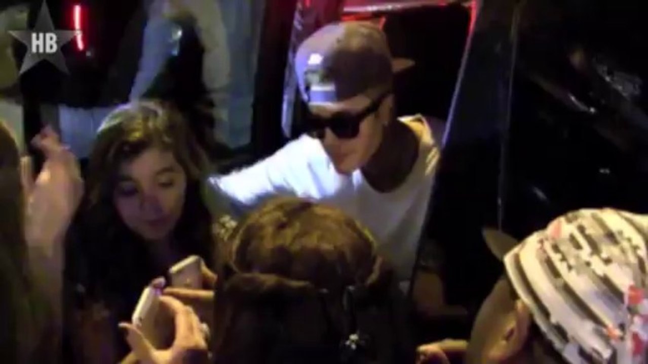 Justin Bieber Stars In Zach Snyder's The Dark Knight Falls : Superman Vs. Batman