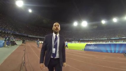 Ο τρελαμένος εκφωνητής στο Νάπολι-Ντόρτμουντ!