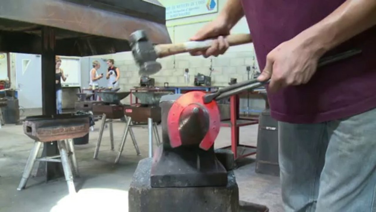 French farriers continue to craft horseshoes
