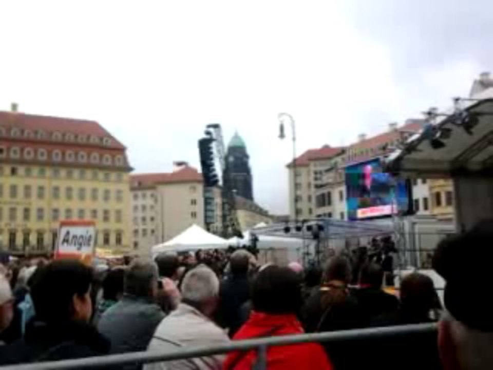 Drohne @ Merkel Wahlkampf in Dresden