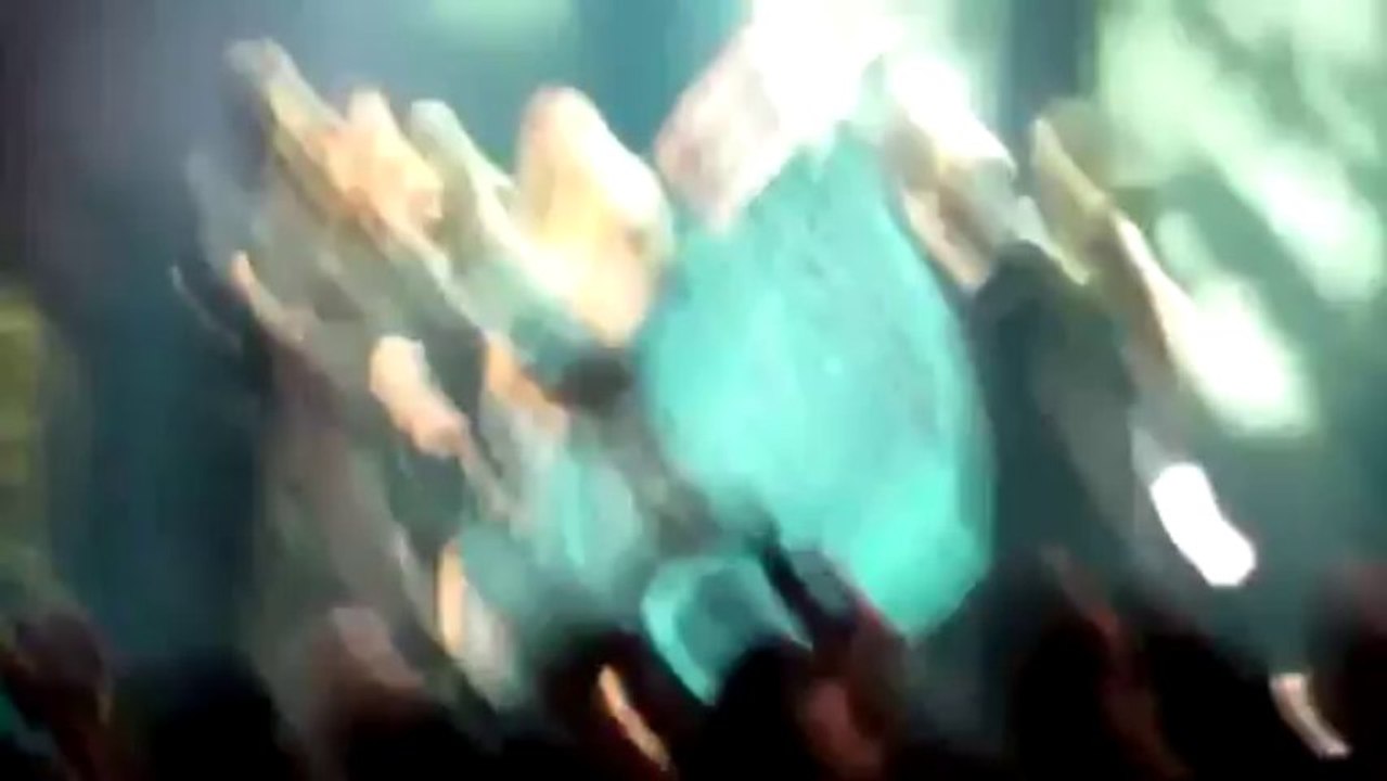 Lara Fabian Mon desir e finale concerto con un tenero bacio al suo Gabriel