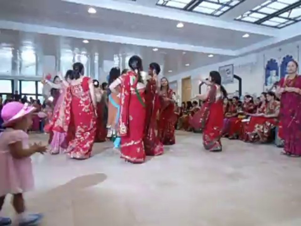 NRNA Teez Programme 2013 Portugal  ४ नेपाली नारीहरु तीजमा नाच्दै रमाउदै @इन्द्रेणीका यात्रा यादहरु