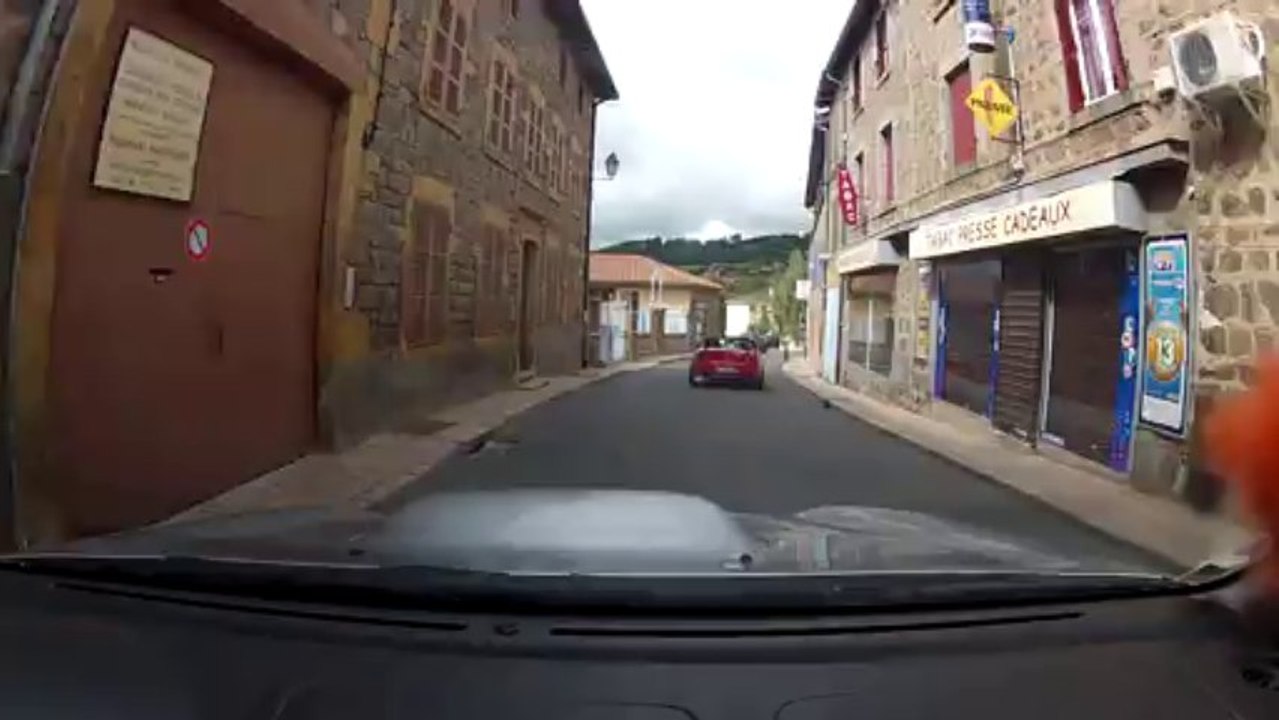 Subaru STI 7 et Honda S2000 sur petite route de rallye