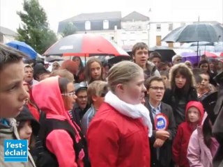 La devise républicaine à nouveau sur la façade de l'hôtel de ville