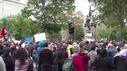 Ato contra proibição de trajes religiosos no Canadá