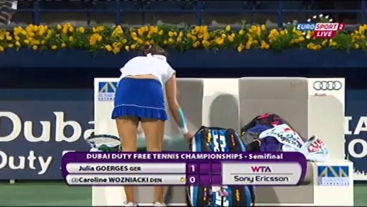 Julia Goerges - Wozniacki (Dubai 2012 - semifinala) Part 1