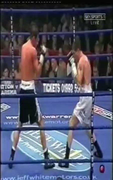 Joe Calzaghe vs  Mger Mkrtchyan 2004-02-21