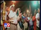 Tv9 Gujarat - Priyanka Chopra offers prayers to Lord Ganesha , Mumbai