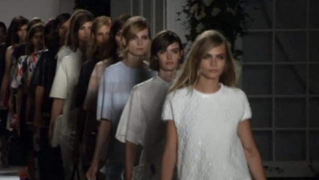 Cara Delevingne debuts Mulberry Spring/Summer 2014 collection