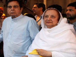 Скачать видео: Saira Bano Says Please Pray For Dilip Kumar