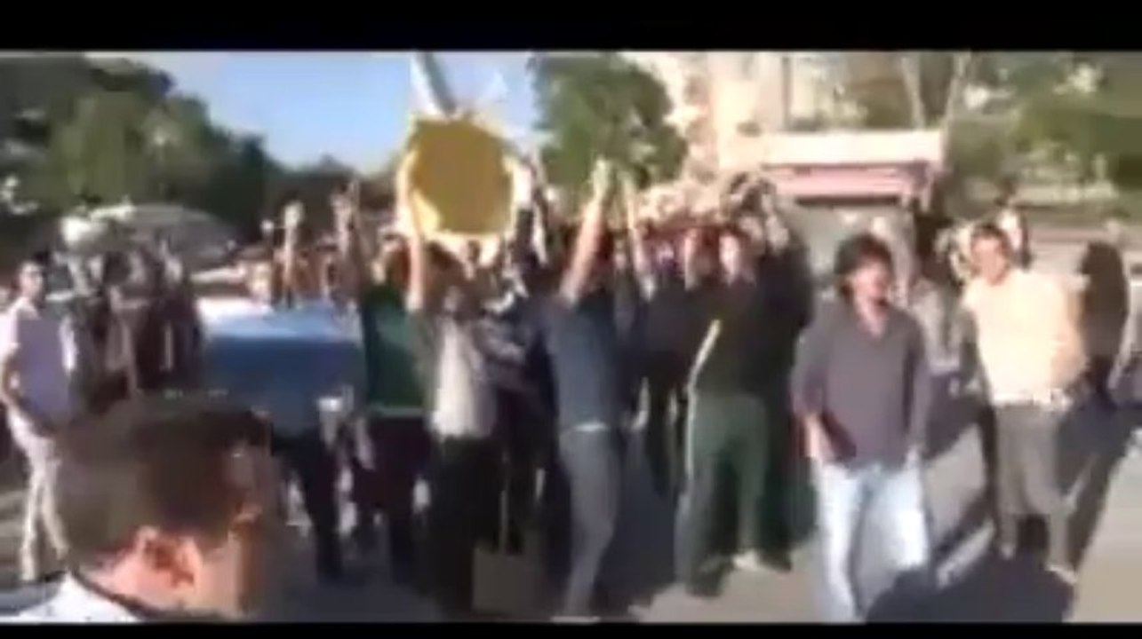 Ankara metrosunda öpüşme eylemi