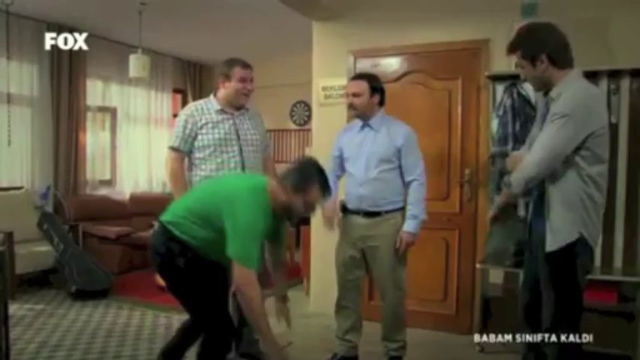 Silahtar Yazgan'a şınav çektiriyor!