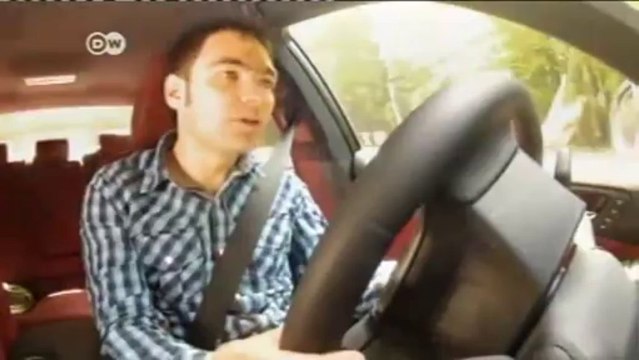 البداية: لكزس IS 300 h F الرياضية | عالم السرعة