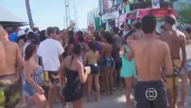 Brigas e Muita Gente Feia na Parada Gay Recife 15/09/2013