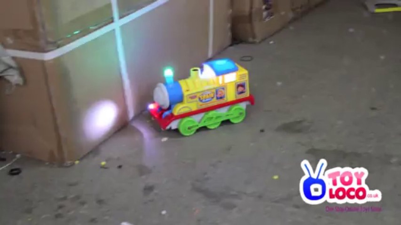 WWW.TOYLOCO.CO.UK Funny B/O Bubble Fire Engine With Sound & Lights JAYD002