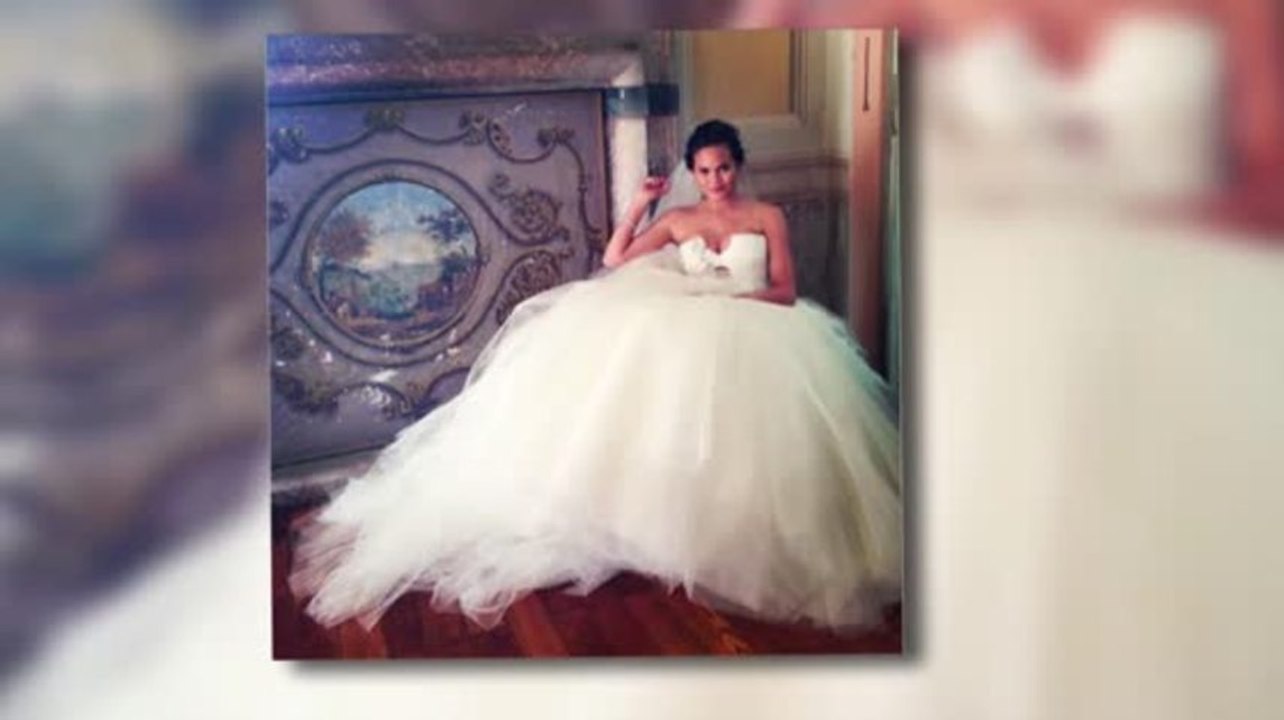 Chrissy Teigen est magnifique dans sa robe de mariée