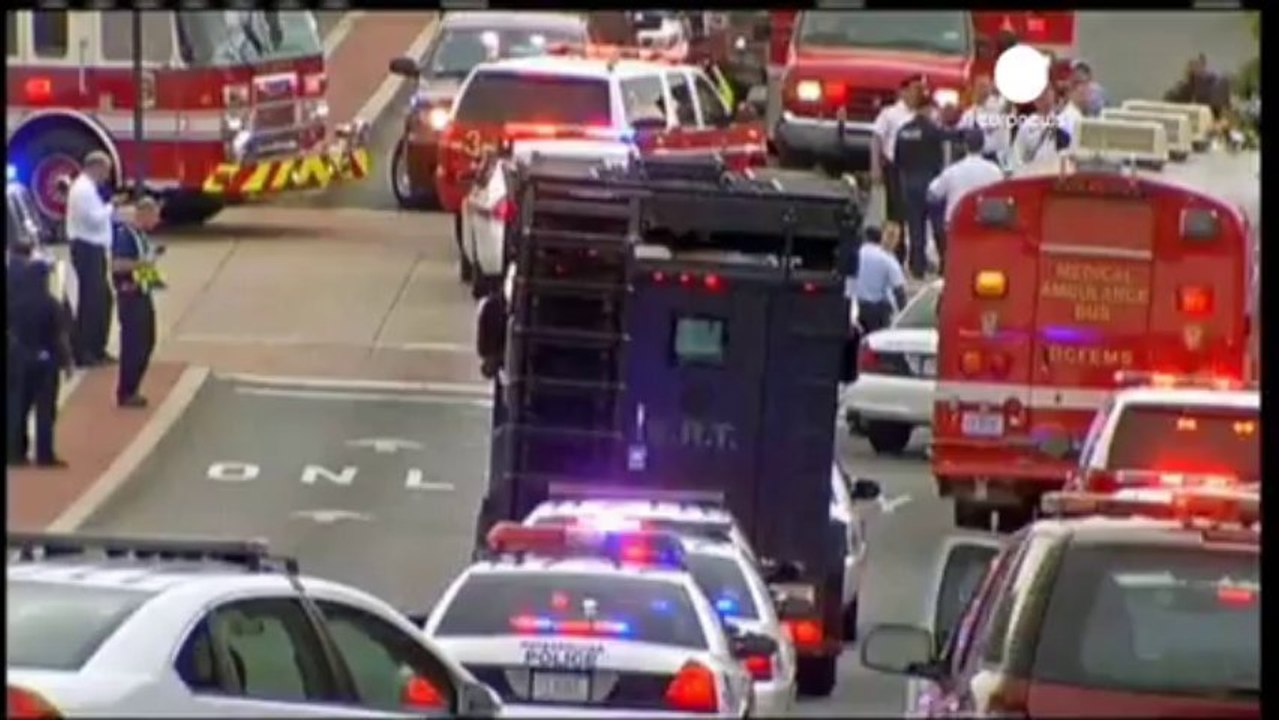 Un tiroteo en un centro de la Marina en Washington deja...