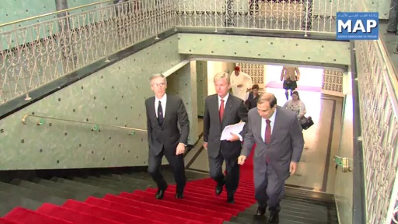 رئيس الحكومة يجري مباحثات مع وفد من خبراء مجوعة العمل المالي