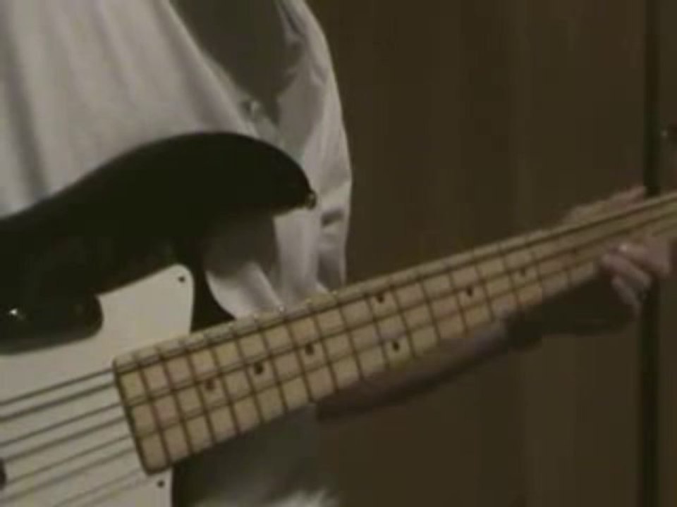 Learn Bass Guitar Online