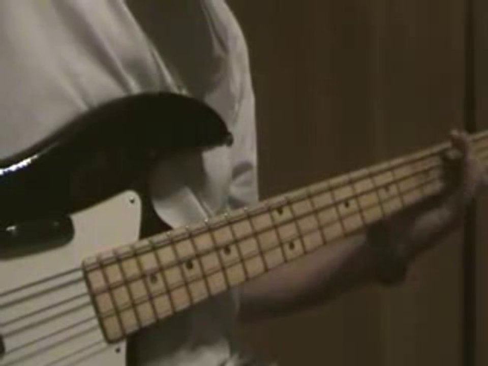 Learn Bass Guitar Online