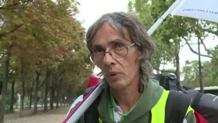 Paris: marche des proches des otages français au Niger