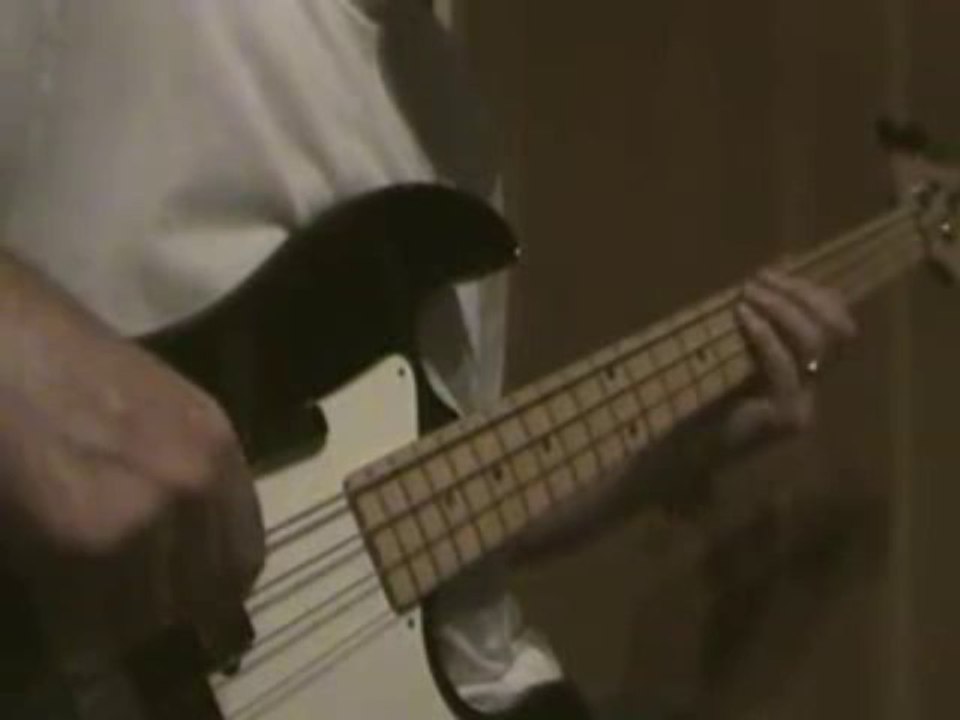Learn Bass Guitar Online