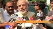 Tv9 Gujarat - Narendra Modi meets mother on 64th birthday, thanks supporters