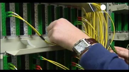 I "Pirati" lanciano un piccolo drone sulla campagna...