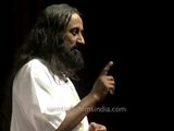 Sri Sri Ravi Shankar delivering a sermon